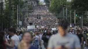 Da protesti prežive leto